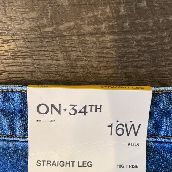 NWT On 34th Created for Macy's Two Toned Straight Leg Denim Jeans Size 16W - Picture 12 of 12